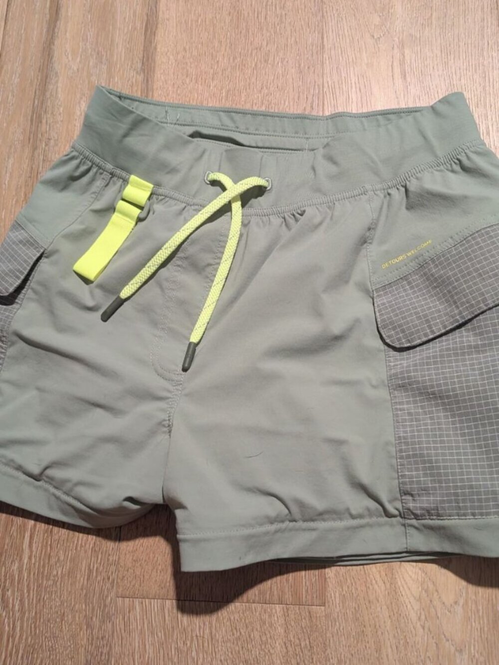 Lululemon Shorts Womens 6 Green Multi-Pocket Cargo High-Rise Hiking Short 5